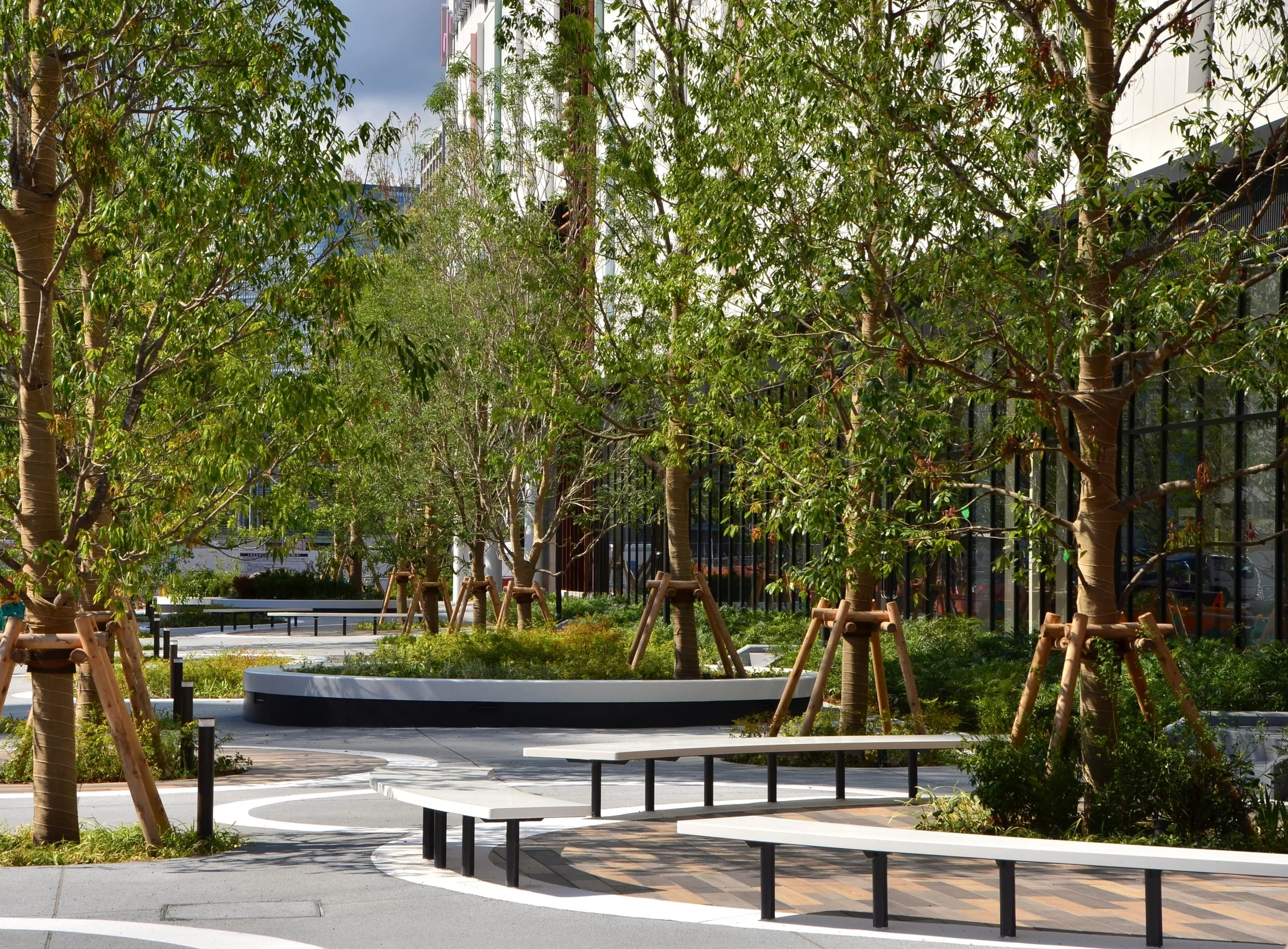 ららテラス HURUMI FLAG / PLATdesign